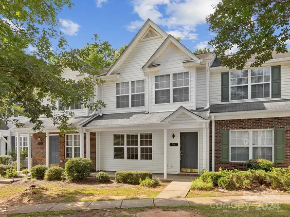 5149 Magnolia Tree Ln, Charlotte, NC 28215