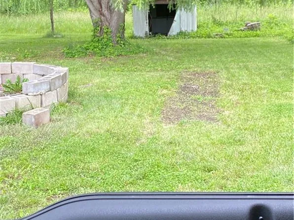 5 Travco Ln, Linn Valley, KS 66040