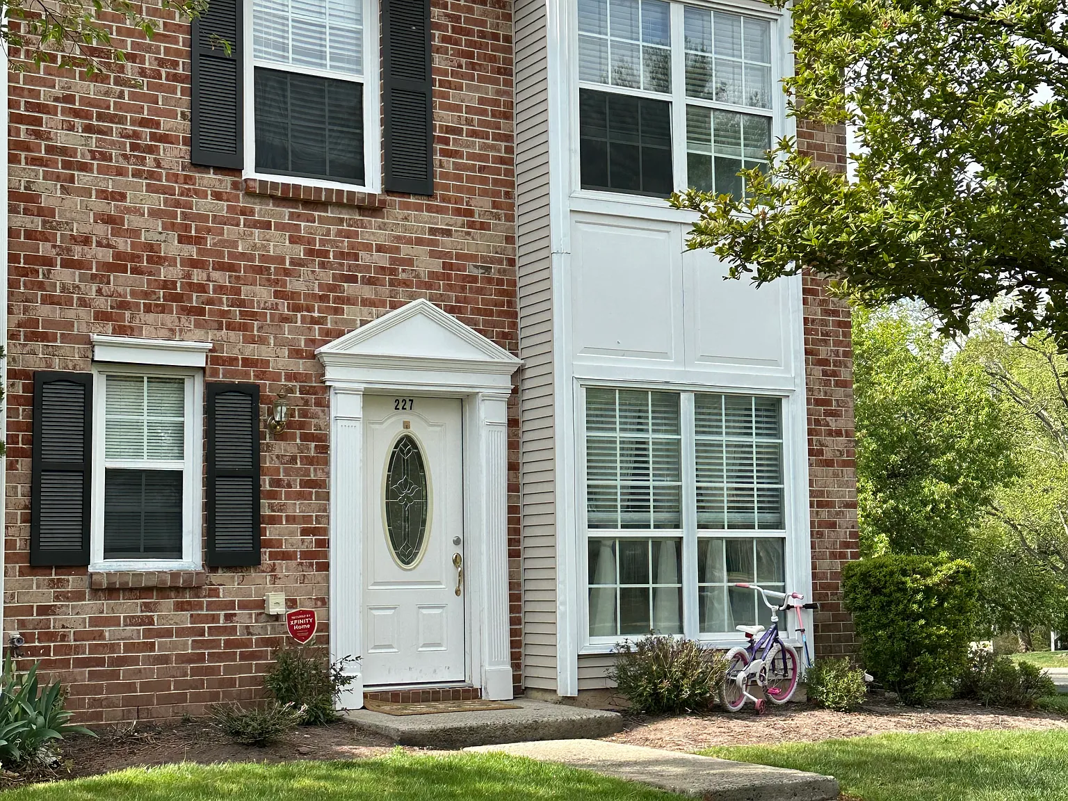 3 bed, 2.5 bath, 1850 sqft, $3,175 — Photo 1