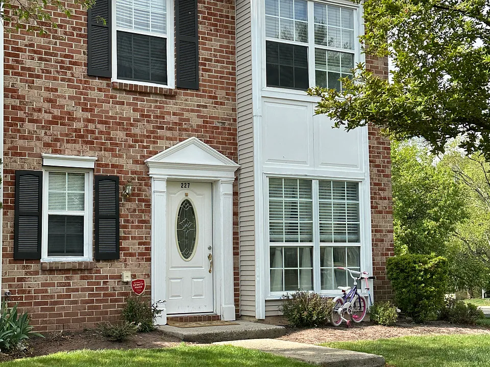 227 Lindsey Ct #1