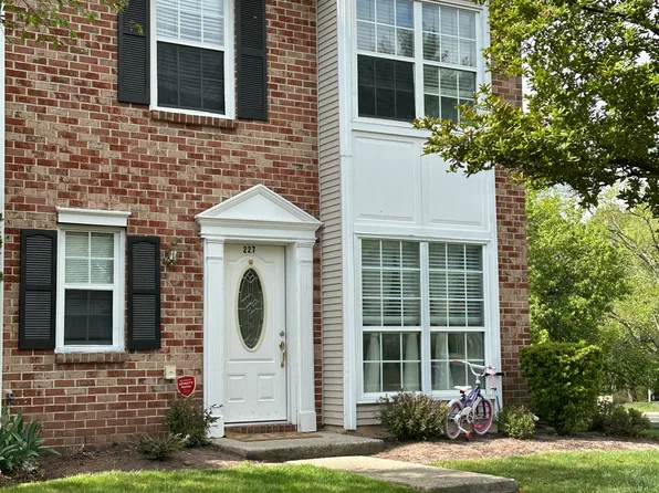 227 Lindsey Ct #1, Franklin Park, NJ 08823