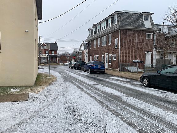 5th image of 615 Belmont St