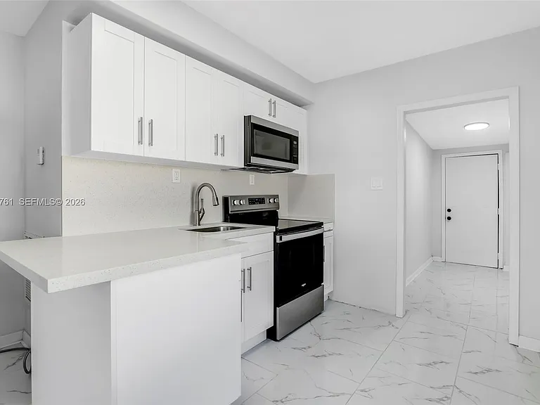 6312 SW 19th St — Photo 4