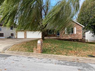 3877 N Daniels Court, Springfield, MO 65803