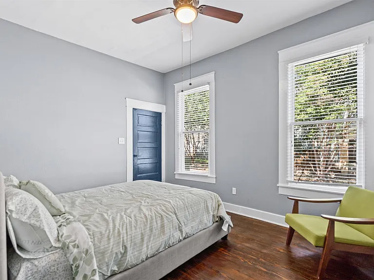 301 S Edgefield Ave — Photo 16