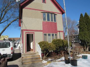 566 Walnut Ave, Elgin, IL 60123