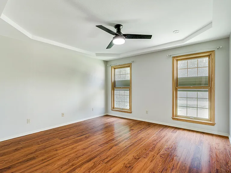 355 Aspenway Dr — Photo 16