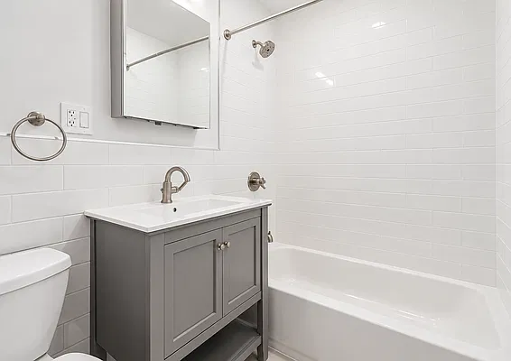 Bathroom, photo 2