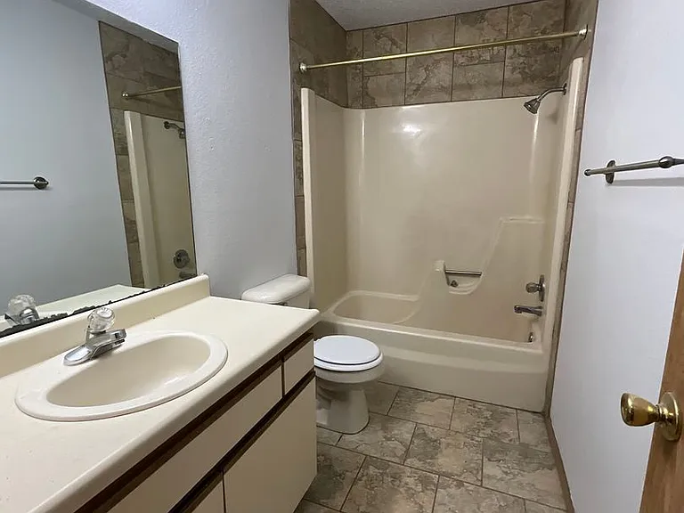 1511 N Bernice Dr — Photo 9