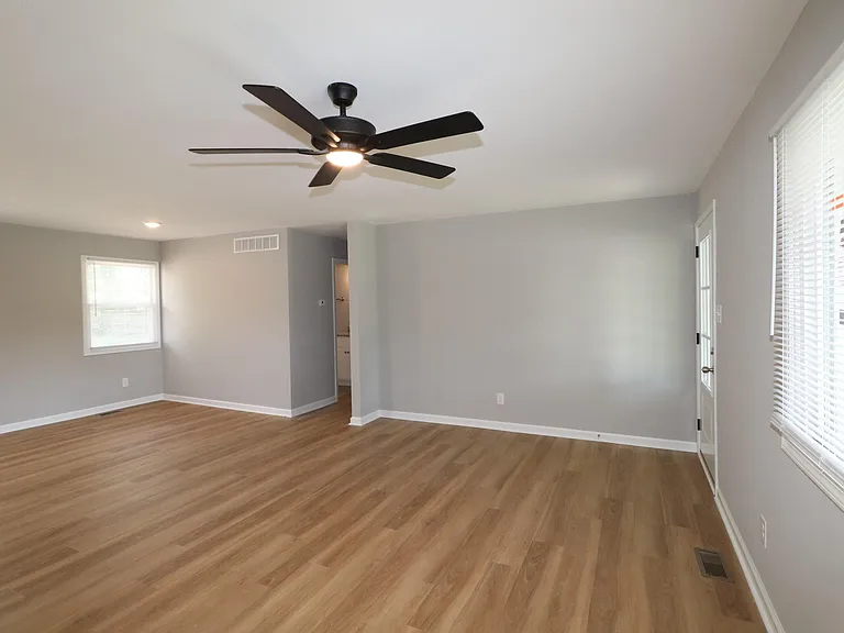 115 Lynwood Dr — Photo 6