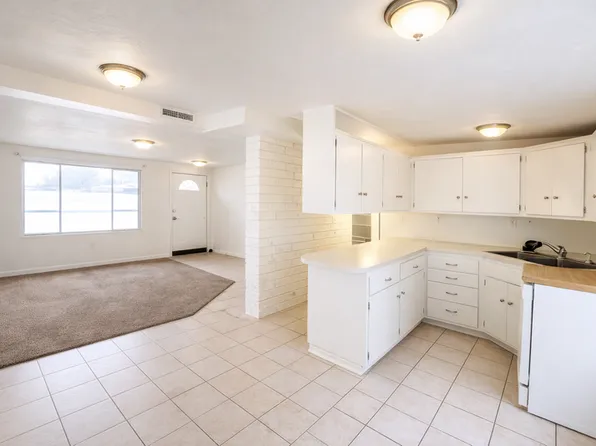 13413 S Minuteman Dr APT 6, Draper, UT 84020