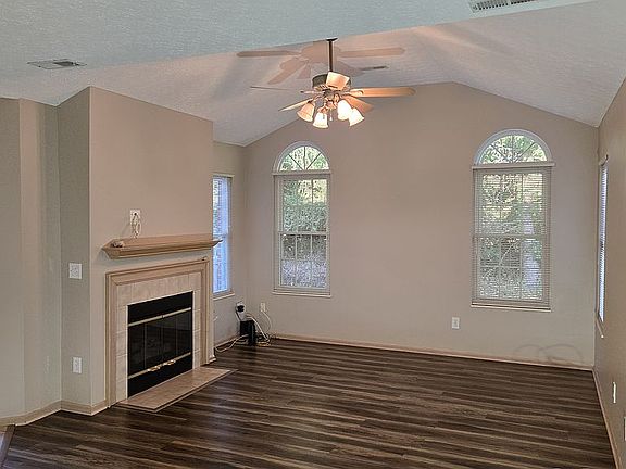 FAMILY ROOM-FIREPLACE