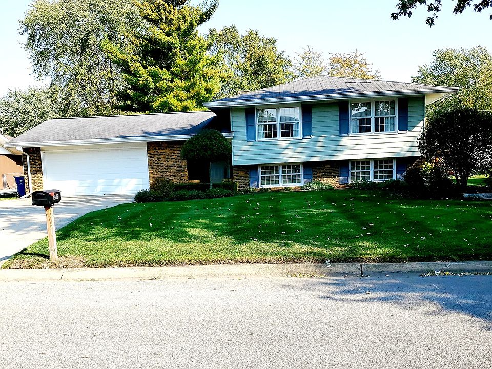 1st image of 812 N Illini Ave
