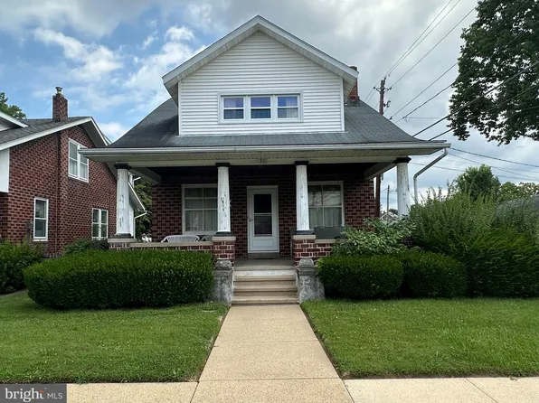 31 N Waverly St, Shillington, PA 19607