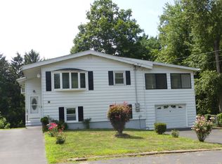 18 Starlet Ln, Waterbury, CT 06704