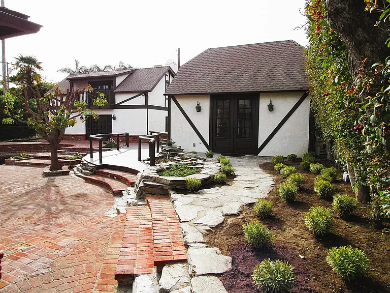 605 Foothill Rd — Photo 5