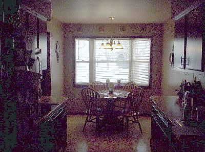eating area w/bow window