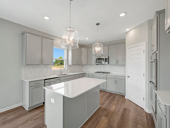 3rd image of 10060 Branson Landing Dr
