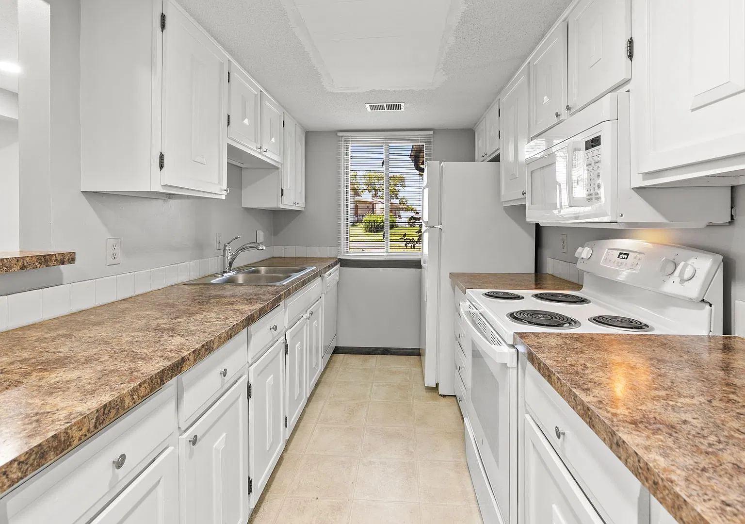 3 bed, 1534 sqft, $1,950 — Photo 4