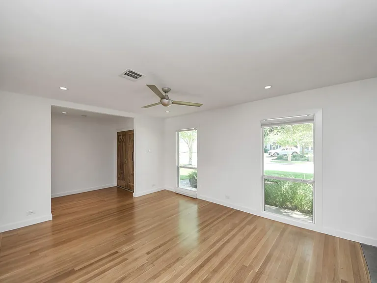 7610 Highmeadow Dr — Photo 13
