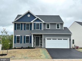102 Tree Top Ln, Middletown, PA 17057