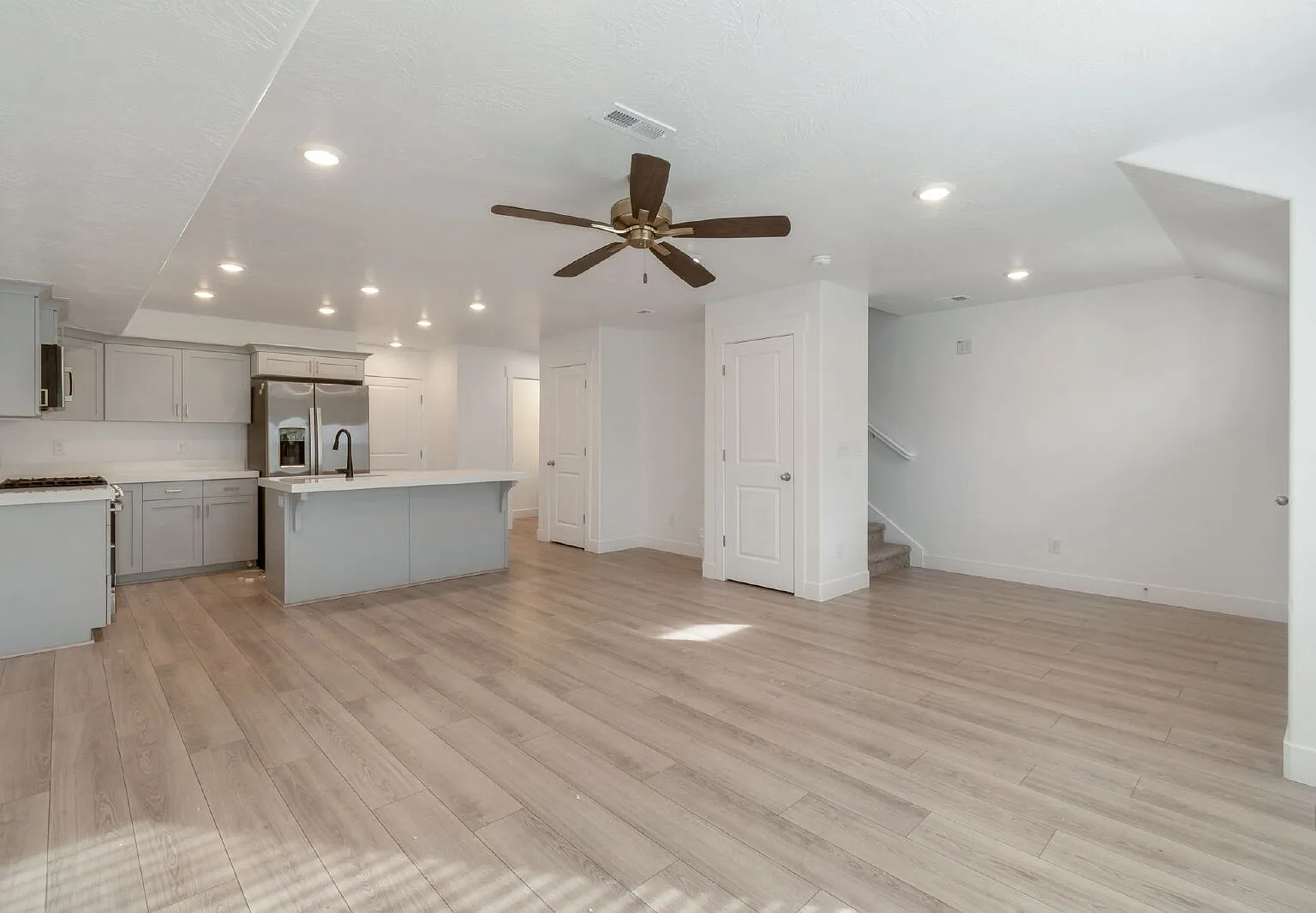 3 bed, 2.5 bath, 1546 sqft, $1,900 — Photo 4