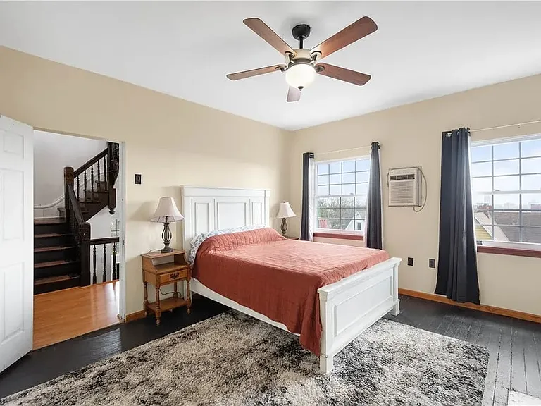 310 Marsonia St #1 — Photo 10