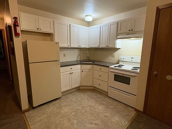 2nd image of 332 Monroe St APT 1