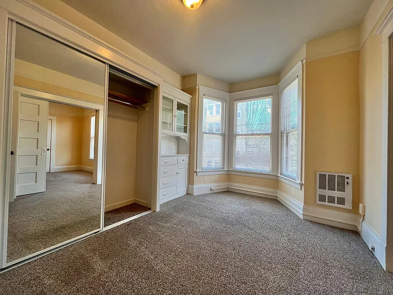 1601 Sacramento St #6 — Photo 8
