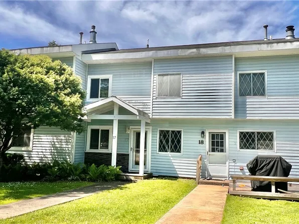 17 Evergreen Dr, Ellicottville, NY 14731