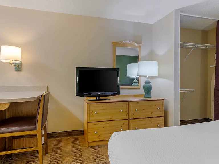 Studio Suite - 1 Queen Bed
