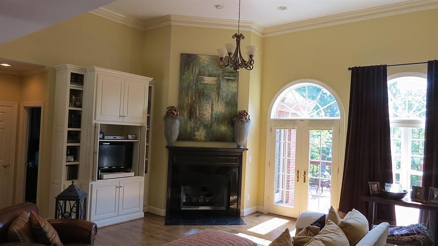 2nd image of 6215 Lake Vista Dr