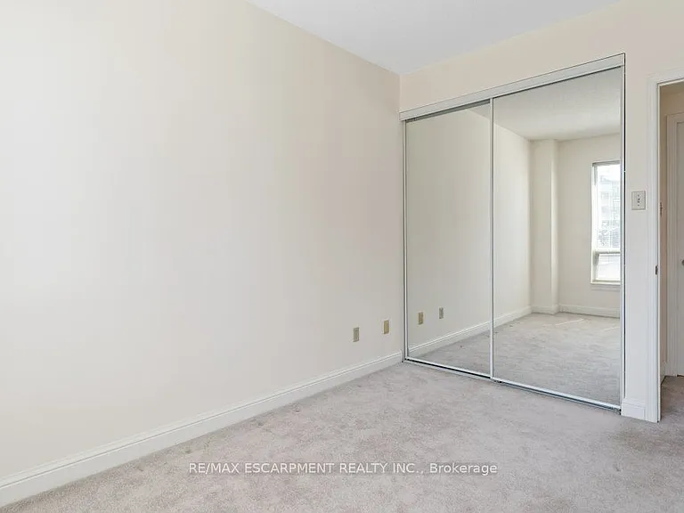 430 Pearl St #410 — Photo 19