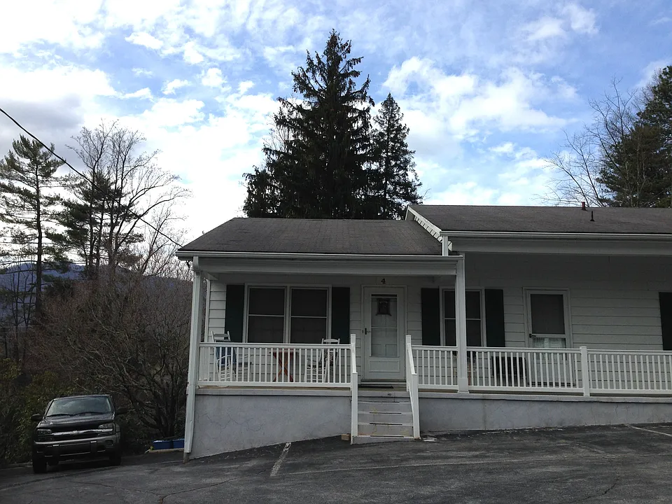 169 Country Club Dr #6
