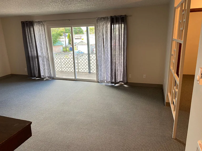 301 S Pine St #202 — Photo 3