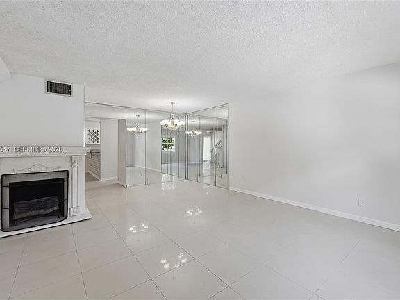 4th image of 6929 SW 38th St #2-L
