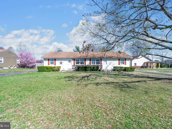 445-447 Highland Ave, Vineland, NJ 08361