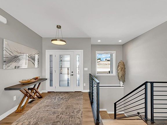 4th image of 662 Stumer Rd