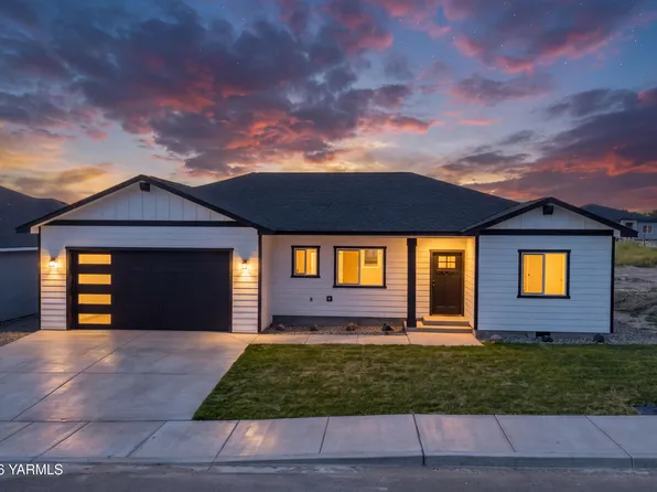 312 Hogan St, Sunnyside, WA 98944