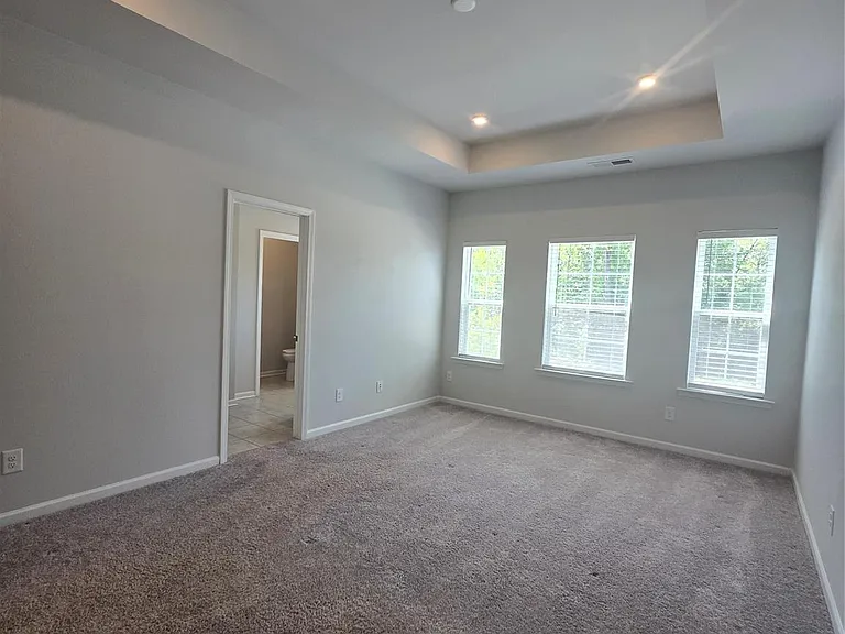 5240 Kinsbridge Dr — Photo 31