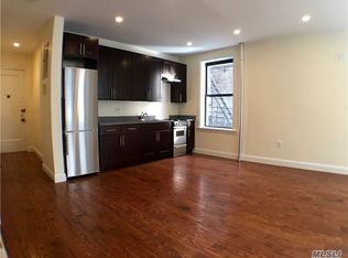 3125 33rd St, Astoria, NY 11106