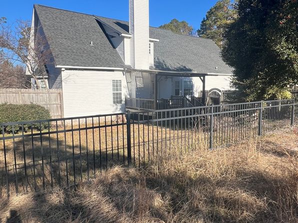 310 Azalea Cir, Swainsboro, GA 30401