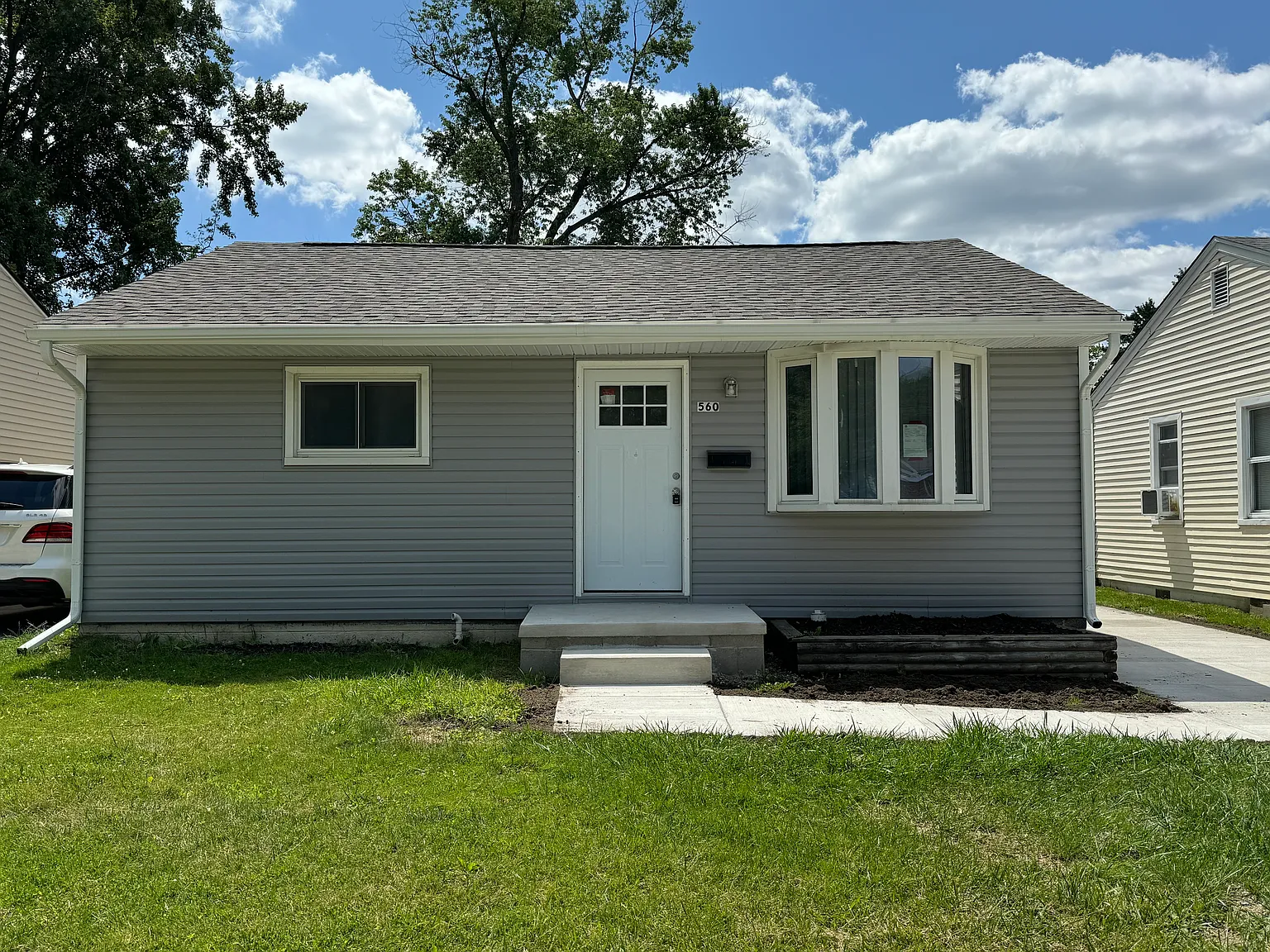 2 bed, 852 sqft, $1,600 — Photo 1