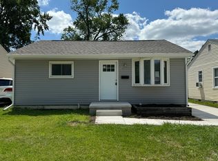 560 E Kalama Ave, Madison Heights, MI 48071