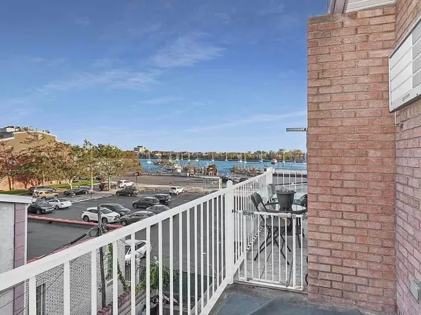 4817 Bedford Avenue image 16 of 17