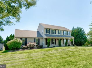 209 Lewis Farm Dr, Cochranville, PA 19330