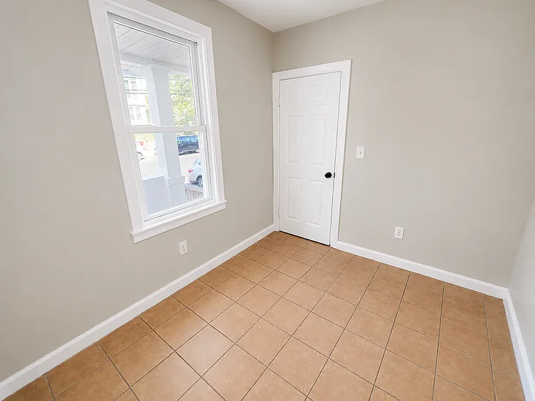 114 Lyons Ave #1 — Photo 15