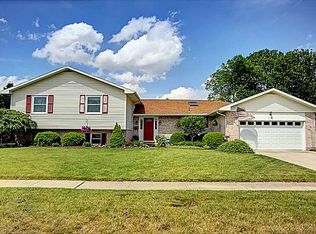 129 Finsbury Ln, Troy, OH 45373