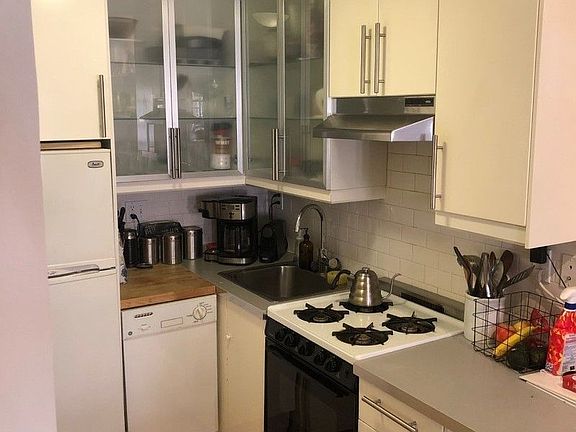 4th image of 38 W 71st St APT 5F