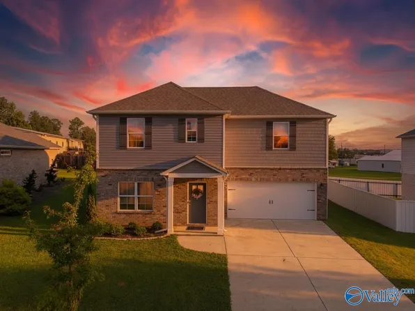 106 Briarwood Ln, Glencoe, AL 35905
